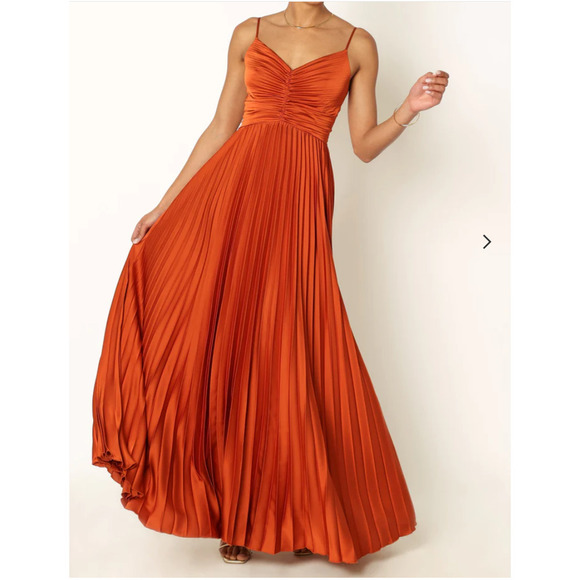Petal & Pup NAIRA Pleated Maxi Dress Sunset Orange Size 2 - Picture 5 of 9
